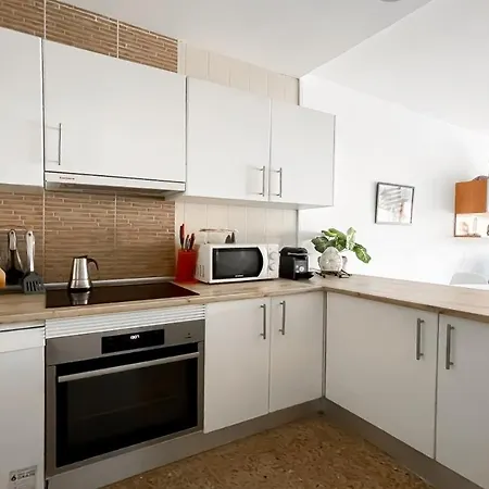 Apartment Getaway Town